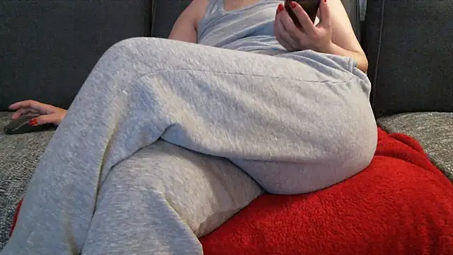 mysteriouscouple001 online show from April 1, 2026, 5:54 pm