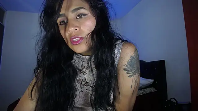 pinky violeta online show from February 11, 2025, 12:25 pm
