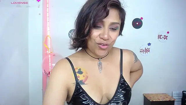 pinky violeta online show from July 19, 2026, 11:45 pm