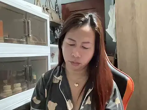 Snapshot of UrLove_Marga chatting on October 14, 2025, 10:42 pm UrLove Marga online show from October 14, 2025, 10:42 pm