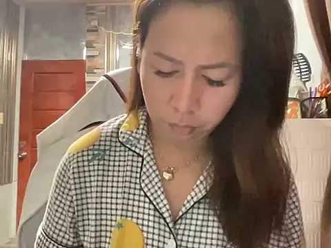 Snapshot of UrLove_Marga chatting on June 24, 2026, 10:07 pm UrLove Marga online show from June 24, 2026, 10:07 pm