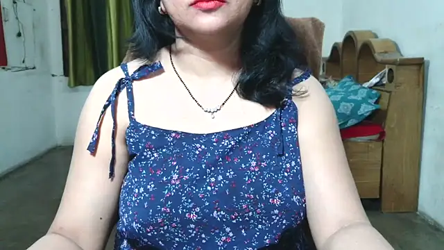 Snapshot of Cute_Mahi22 chatting on October 18, 2025, 7:05 pm Cute Mahi22 online show from October 18, 2025, 7:05 pm