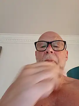 Tempted1973 online show from May 26, 2026, 4:54 am