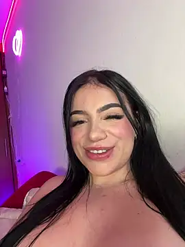 nicolette sweet  online show from March 21, 2025, 6:18 pm