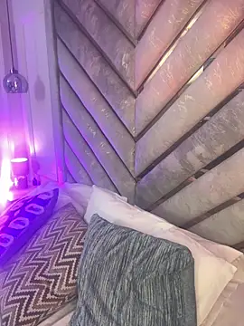 Noa Adams online show from February 25, 2026, 3:07 am