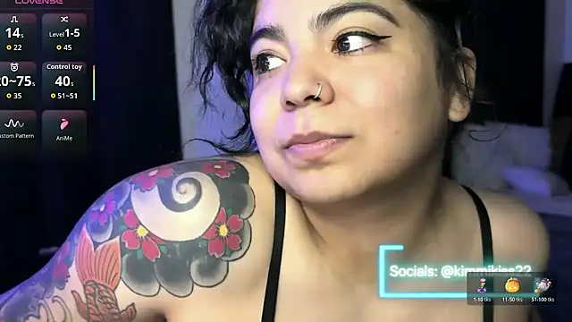 kimmiakiss22 online show from October 5, 2025, 12:23 am