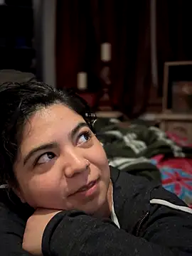 kimmiakiss22 online show from September 28, 2025, 2:51 am