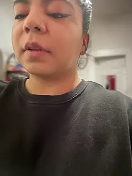 kimmiakiss22 online show from March 6, 2026, 8:26 pm