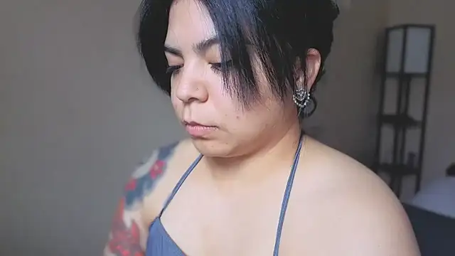 kimmiakiss22 online show from March 13, 2025, 8:00 pm