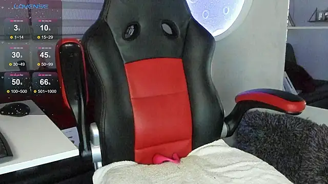 natasha logan  online show from March 6, 2026, 4:07 am