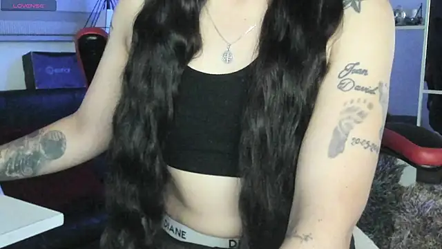 Snapshot of natasha_logan_ chatting on October 18, 2025, 4:03 am natasha logan  online show from October 18, 2025, 4:03 am