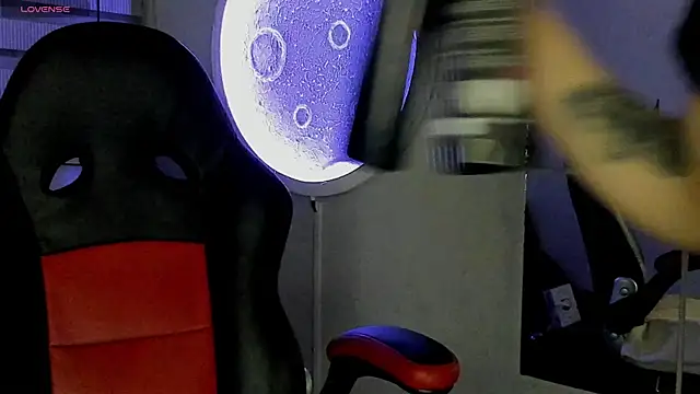 Snapshot of natasha_logan_ chatting on October 27, 2025, 4:02 am natasha logan  online show from October 27, 2025, 4:02 am