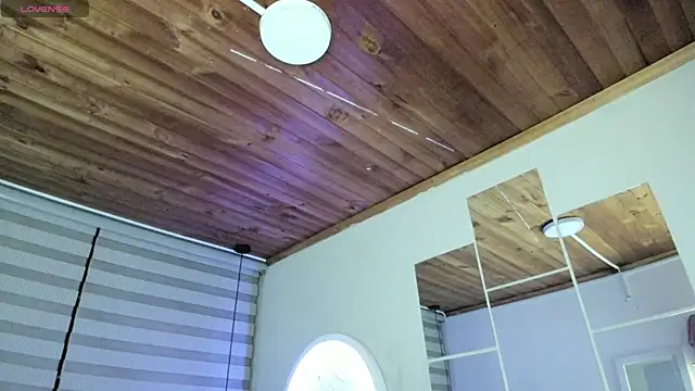 Snapshot of natasha_logan_ chatting on September 30, 2025, 4:07 am natasha logan  online show from September 30, 2025, 4:07 am