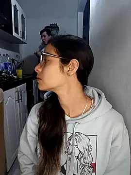 Snapshot of catire2323 chatting on February 2, 2025, 5:21 am catire2323 online show from February 2, 2025, 5:21 am