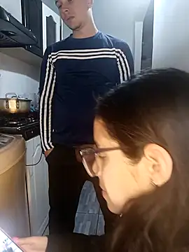 Snapshot of catire2323 chatting on March 9, 2025, 12:31 am catire2323 online show from March 9, 2025, 12:31 am