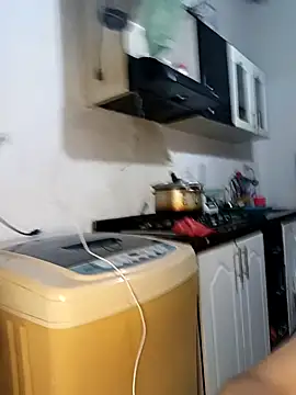 Snapshot of catire2323 chatting on February 7, 2025, 3:01 am catire2323 online show from February 7, 2025, 3:01 am