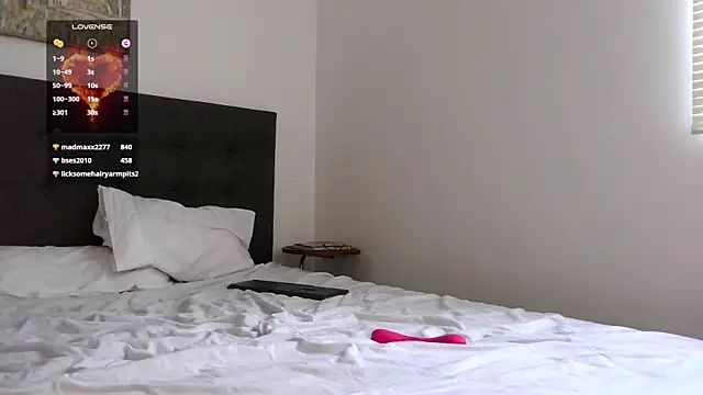 mini kunis online show from February 27, 2025, 4:43 pm