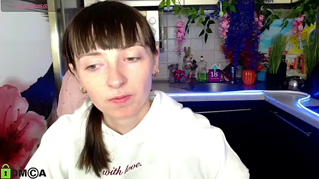 TayanaJons online show from April 1, 2026, 7:10 am