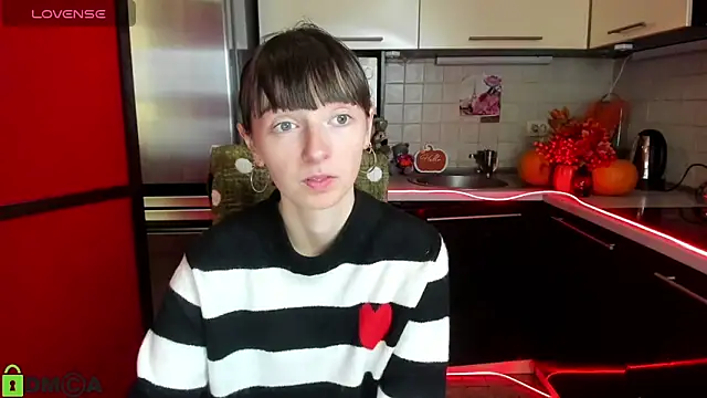 TayanaJons online show from November 10, 2025, 7:57 am