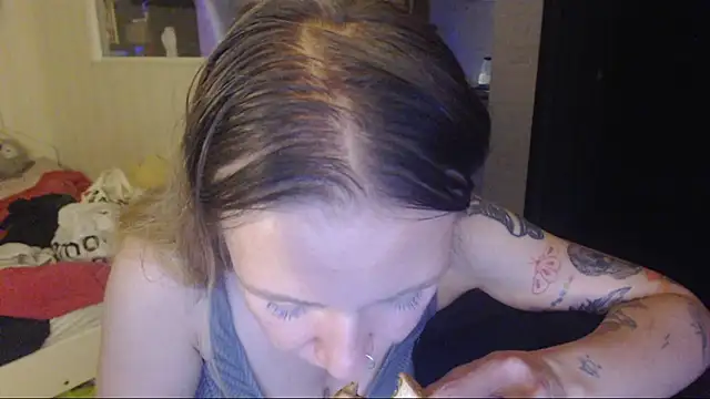 Snapshot of amanda_kiss_kiss chatting on October 5, 2025, 5:25 pm amanda kiss kiss online show from October 5, 2025, 5:25 pm