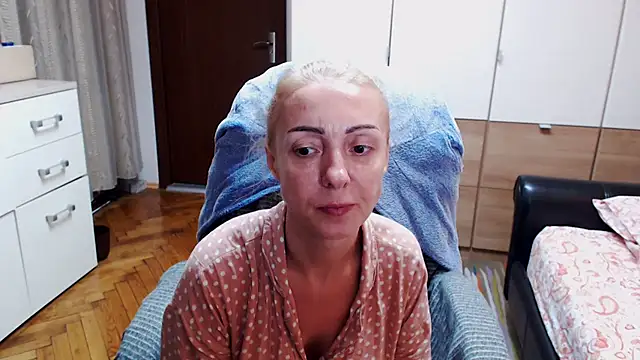 Leona-Exotic online show from July 22, 2026, 9:11 am