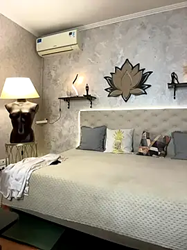 Snapshot of StripBianka chatting on November 30, 2025, 10:27 am StripBianka online show from November 30, 2025, 10:27 am