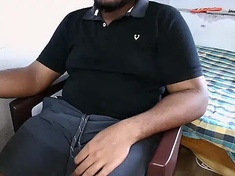 bignaturaldesi online show from January 17, 2025, 7:08 am