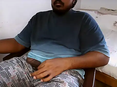 bignaturaldesi online show from February 5, 2025, 5:41 am