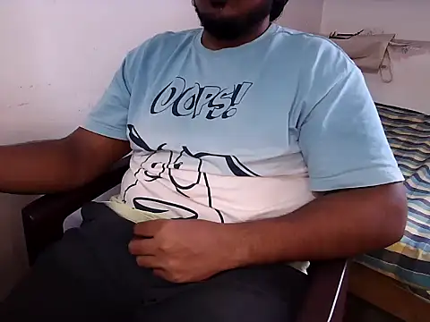 bignaturaldesi online show from March 10, 2025, 6:16 am