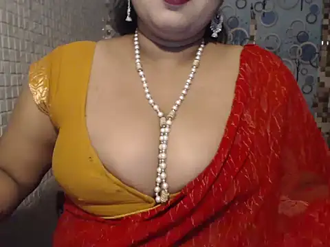 Snapshot of Oh_Maya chatting on November 25, 2025, 5:13 pm Oh Maya online show from November 25, 2025, 5:13 pm