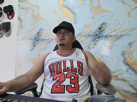 Snapshot of myke_andrade chatting on May 21, 2026, 6:27 pm myke andrade online show from May 21, 2026, 6:27 pm