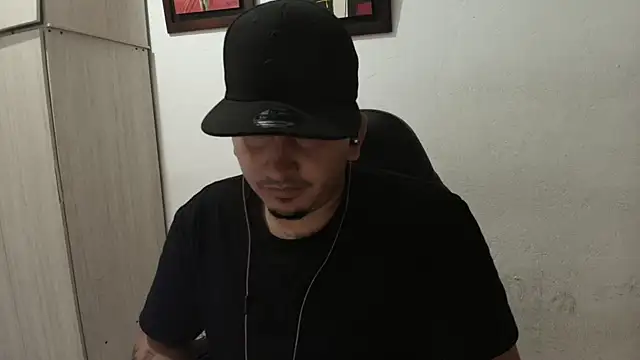 Snapshot of myke_andrade chatting on October 1, 2025, 2:49 am myke andrade online show from October 1, 2025, 2:49 am