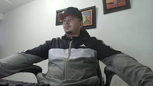 Snapshot of myke_andrade chatting on September 18, 2025, 10:51 am myke andrade online show from September 18, 2025, 10:51 am