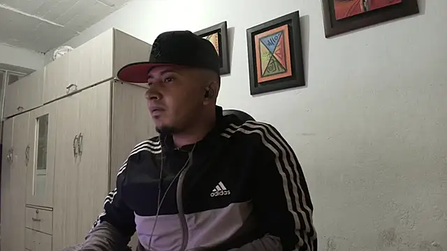 Snapshot of myke_andrade chatting on September 25, 2025, 3:01 am myke andrade online show from September 25, 2025, 3:01 am