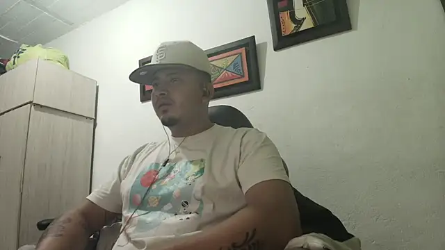 Snapshot of myke_andrade chatting on October 6, 2025, 4:13 am myke andrade online show from October 6, 2025, 4:13 am