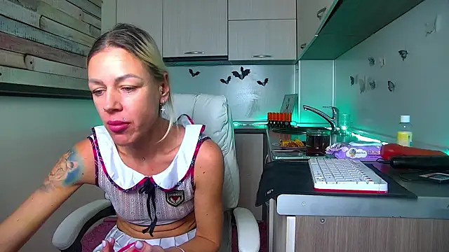 Skinny Nally online show from December 3, 2025, 1:17 am