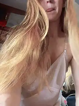 GoldenFlameGoddess online show from March 13, 2025, 6:01 pm