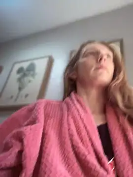 GoldenFlameGoddess online show from February 26, 2025, 5:31 pm