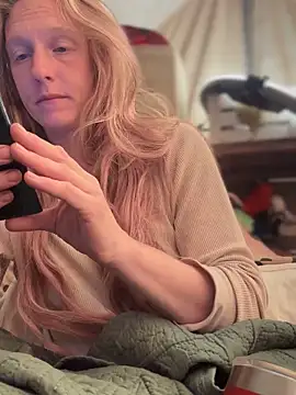 GoldenFlameGoddess online show from September 24, 2025, 3:18 pm