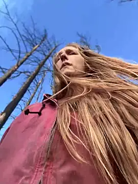 GoldenFlameGoddess online show from November 27, 2025, 4:07 pm