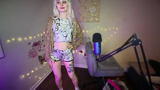 Starr1123 online show from November 26, 2025, 4:12 am