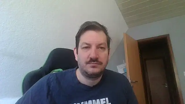 Snapshot of Golffahrer1982 chatting on May 21, 2026, 9:17 am Golffahrer1982 online show from May 21, 2026, 9:17 am