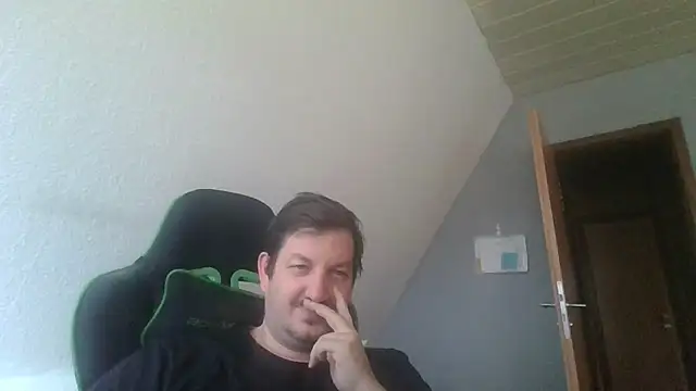 Golffahrer1982 online show from October 16, 2025, 2:25 pm