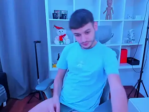 andboyfor6 online show from December 22, 2025, 11:43 am