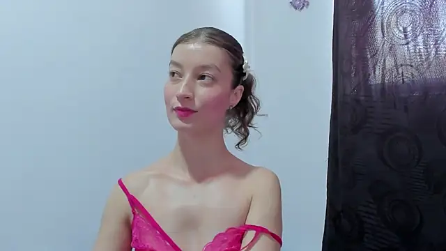 Snapshot of MiiaVolkova chatting on September 17, 2025, 4:53 pm MiiaVolkova online show from September 17, 2025, 4:53 pm