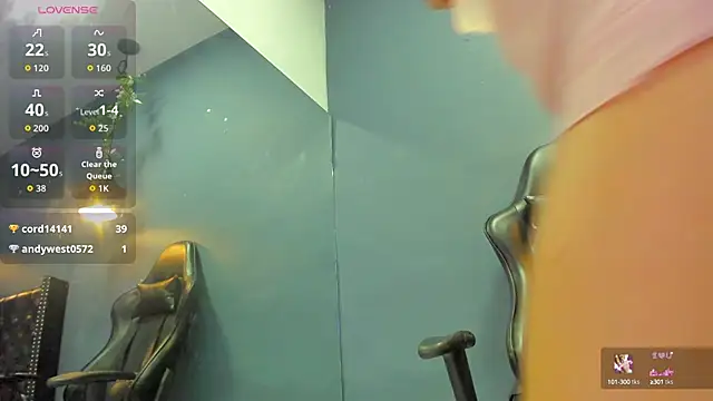 Snapshot of Sophiietaylor chatting on October 3, 2025, 11:39 pm Sophiietaylor online show from October 3, 2025, 11:39 pm