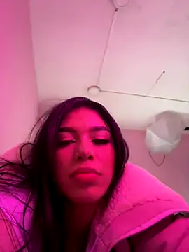 Snapshot of Sophiietaylor chatting on September 26, 2025, 11:33 pm Sophiietaylor online show from September 26, 2025, 11:33 pm