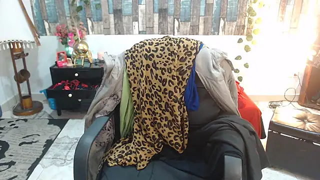 Snapshot of KarimaSarabe chatting on October 3, 2025, 9:05 pm KarimaSarabe online show from October 3, 2025, 9:05 pm