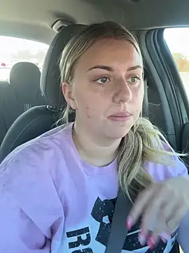 nicolesugarr online show from November 6, 2025, 7:07 pm