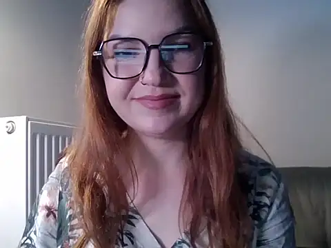 MartinePrettyFeet online show from November 19, 2025, 7:08 am